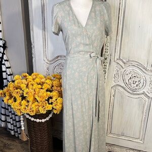 Gap French Girl Style Floral Wrap Maxi Dress in Light Sage Green